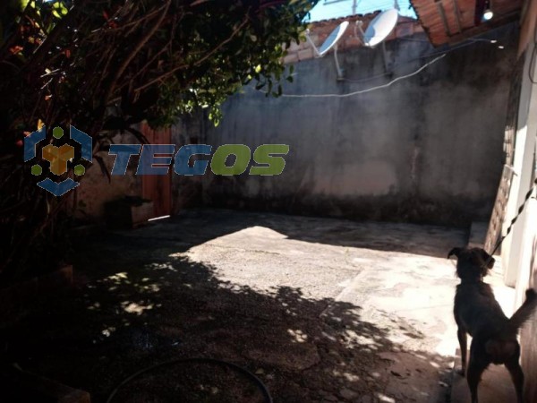 Excelente casa de três quartos com suíte, área gourmet, construção para hospedes tipo Kitnet, para visitas ou escritório, aceita financiamento Foto 3