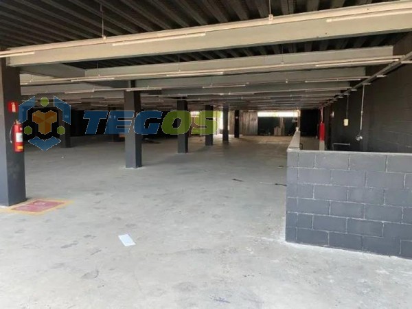 ANDAR COM ESTACIONAMENTO DE 750m² Foto 2