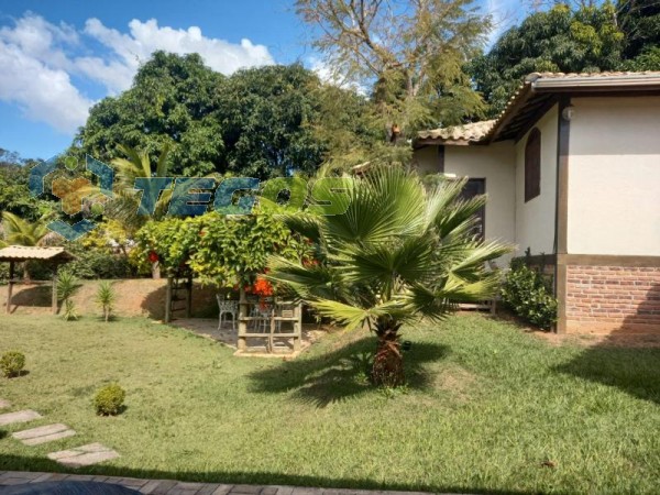 EXCELENTE CASA COM 06 QUARTOS Foto 5