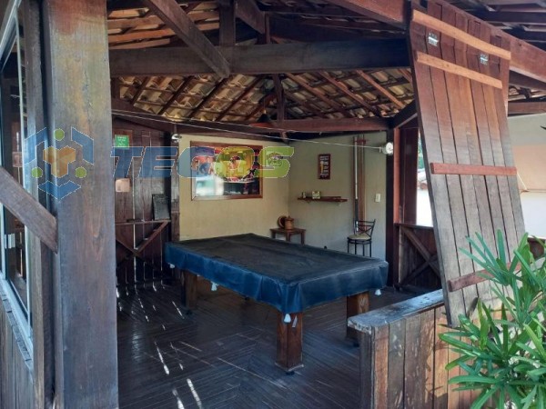 EXCELENTE CASA COM 06 QUARTOS Foto 12
