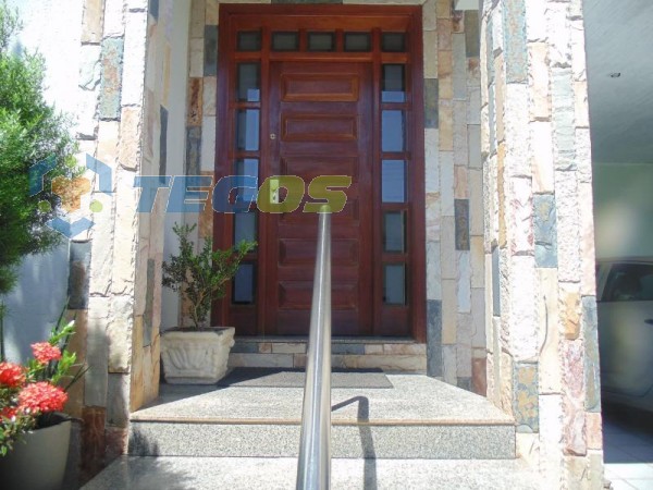 Casa localizado em Caiçara. 4 quartos (1 suítes), 3 banheiros e 2 vagas. Foto 1