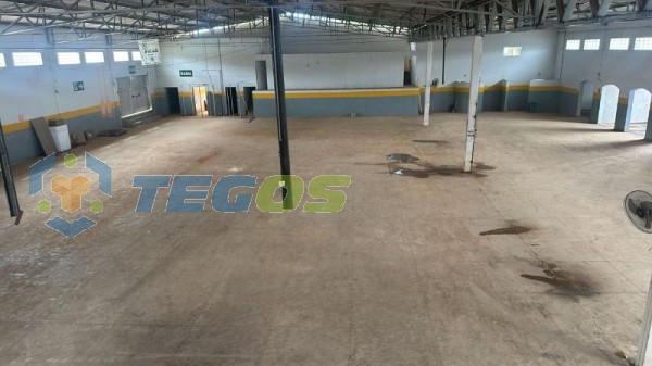 Galpão localizado em Centro com área útil 1800.00 m². Foto 1