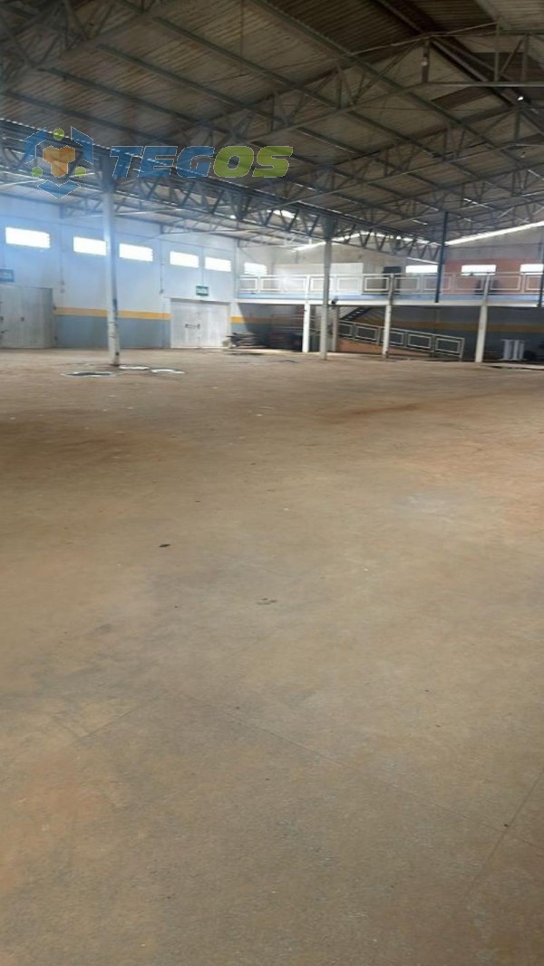 Galpão localizado em Centro com área útil 1800.00 m². Foto 5