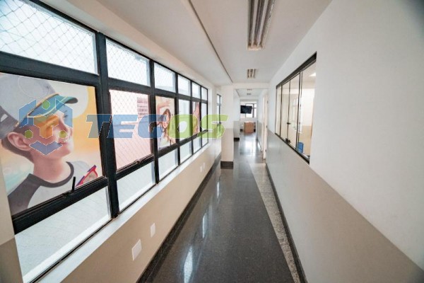 PRÉDIO COMERCIAL COM 1.185,80m² Foto 12