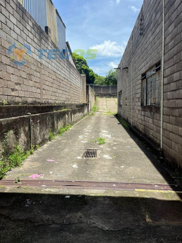 Galpão localizado em Cidade Industrial com área útil 2300.00 m². Foto 8