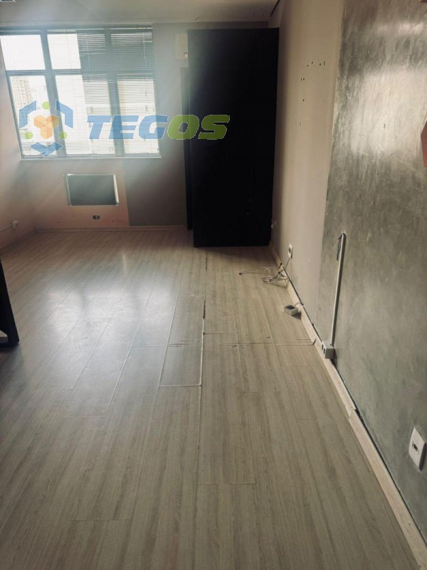 SALA COMERCIAL EM EXCELENTE CONDIÇÕES E EM ÓTIMA LOCALIZAÇÃO Foto 7