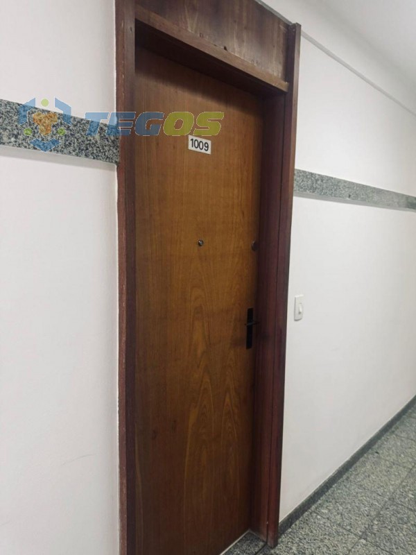 SALA COMERCIAL EM EXCELENTE CONDIÇÕES E EM ÓTIMA LOCALIZAÇÃO Foto 2