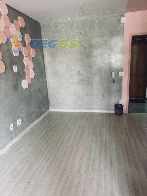 SALA COMERCIAL EM EXCELENTE CONDIÇÕES E EM ÓTIMA LOCALIZAÇÃO Foto 4