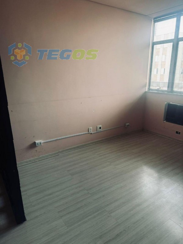 SALA COMERCIAL EM EXCELENTE CONDIÇÕES E EM ÓTIMA LOCALIZAÇÃO Foto 9