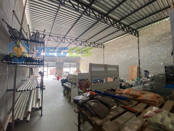 Galpão localizado em Tropical com área útil 200.00 m². Foto 2