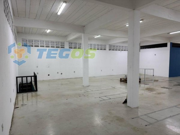 Loja localizado em Veneza com área útil 510.00 m². Foto 4