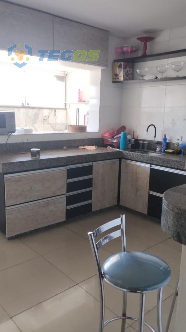 Apartamento localizado em Santa Cruz Industrial. 3 quartos (1 suítes), 1 banheiros e 1 vagas. Foto 4