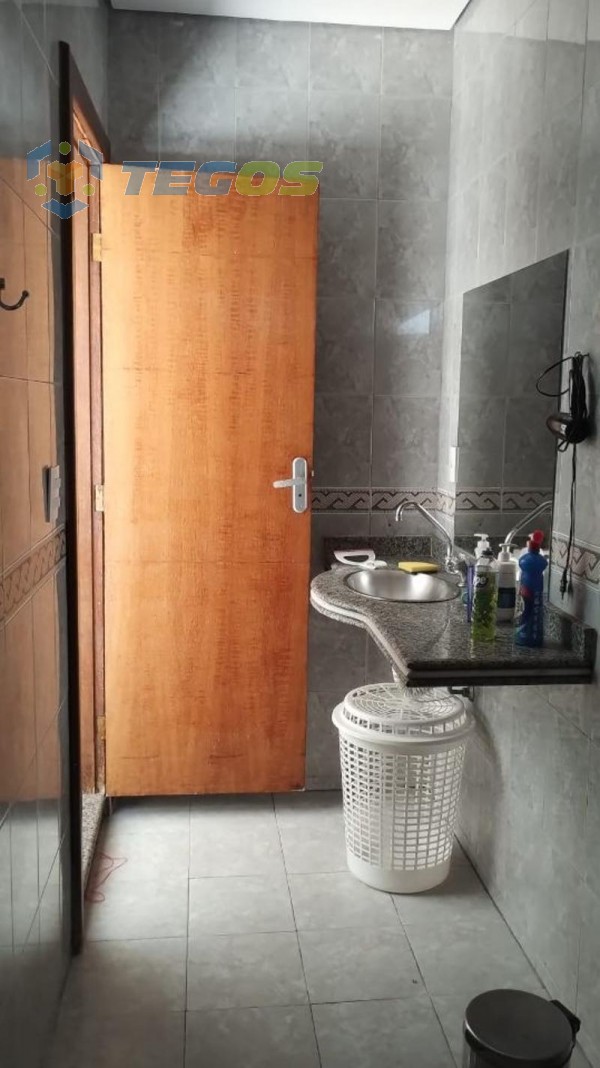 Apartamento localizado em Santa Cruz Industrial. 3 quartos (1 suítes), 1 banheiros e 1 vagas. Foto 7