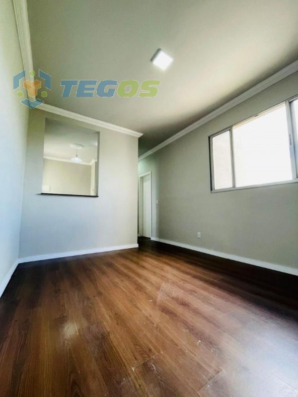 Apartamento localizado em Nova Baden. 2 quartos, 1 banheiros e 2 vagas. Foto 2