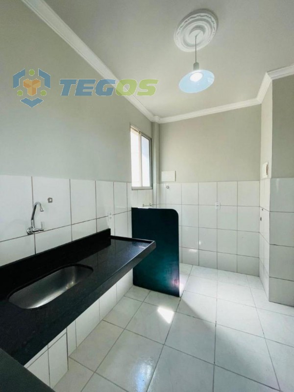 Apartamento localizado em Nova Baden. 2 quartos, 1 banheiros e 2 vagas. Foto 4