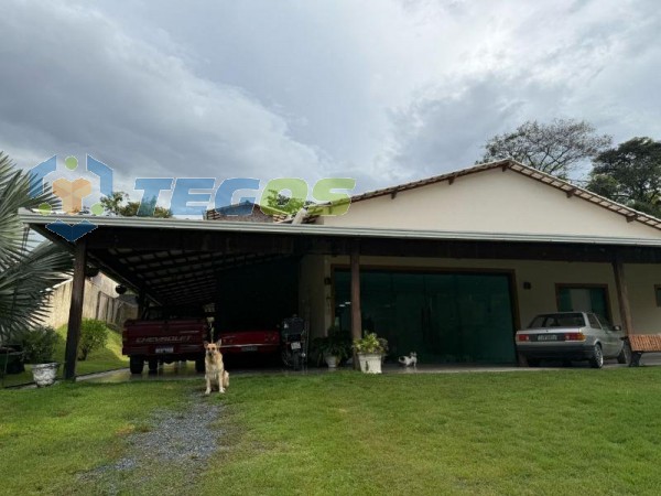 Casa localizado em Condomínio Vale Do Ouro. 4 quartos (1 suítes), 2 banheiros e 5 vagas. Foto 1