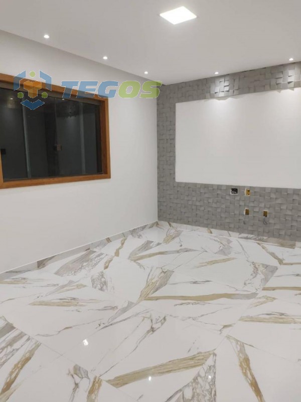 Casa localizado em Condomínio Vale Do Ouro. 4 quartos (1 suítes), 2 banheiros e 5 vagas. Foto 5