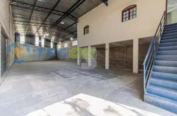 Galpão localizado em Chácaras Reunidas Santa Terezinha com área útil 400.00 m². Foto 2