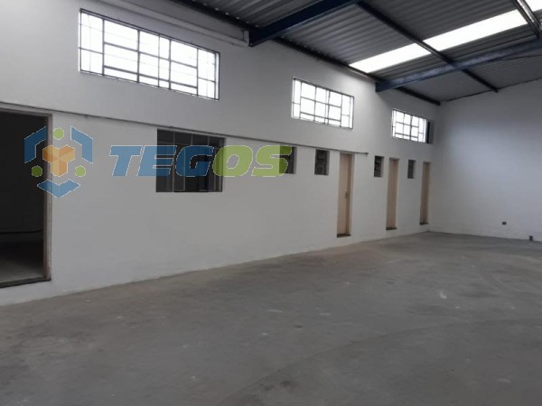 Galpão localizado em Jardim Canadá com área útil 280.00 m². Foto 5