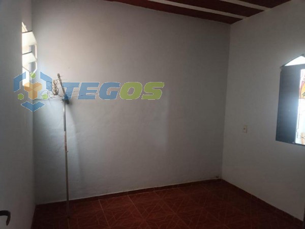 Excelente Barracão de dois quartos independente com quintal Foto 3